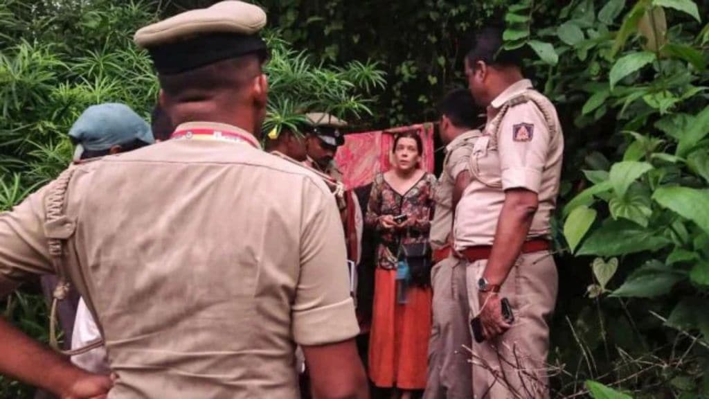 रशियन महिला गुहा प्रकरण: सर्वोच्च न्यायालयाचा पित्याला सवाल, “तुम्ही गोव्यात काय करत होतात?