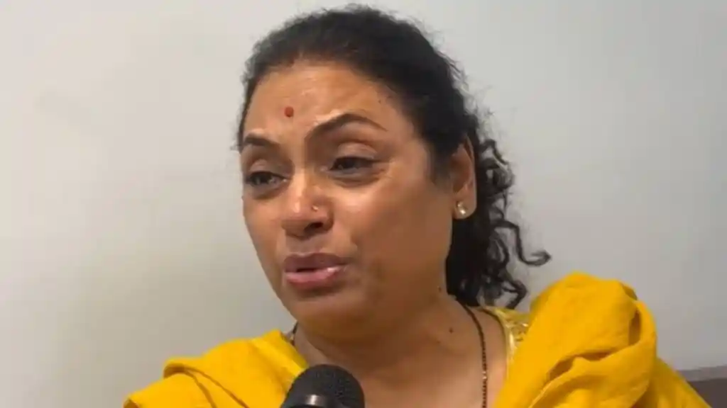 BMC: तिकीट कापल्याने माधुरी मांजरेकर यांना अश्रू अनावर